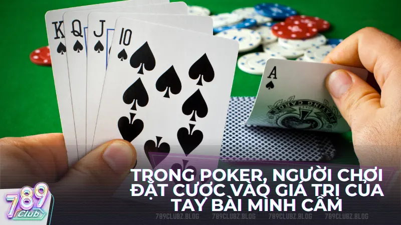 Poker là một trò chơi bài nổi tiếng toàn cầu, có nhiều biến thể như Texas Hold'em, Omaha, và Seven-Card Stud